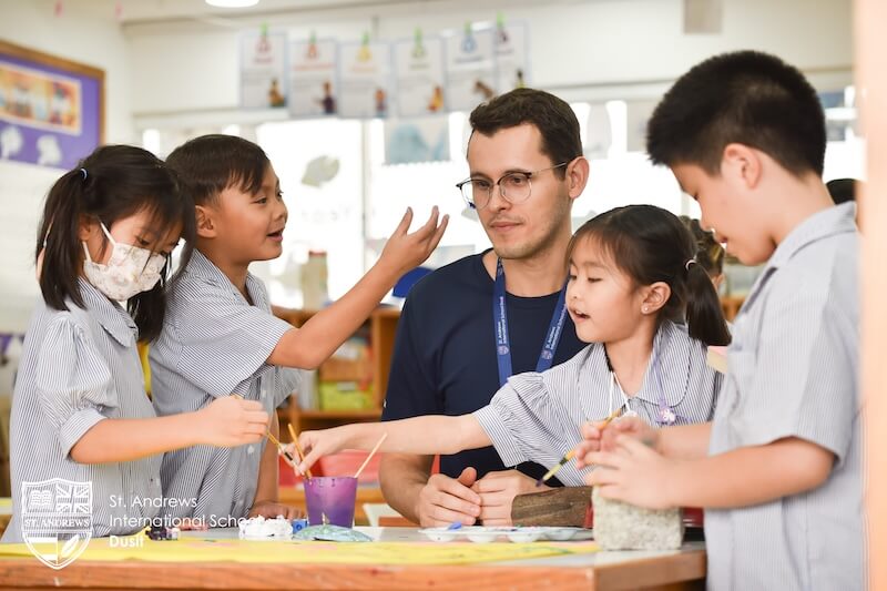 Kids in the class with teacher